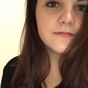 Meet your Posher, Caitlin